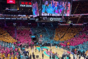 孟超晒前方视频：比赛还没开始，全场已经在喊文班MVP了